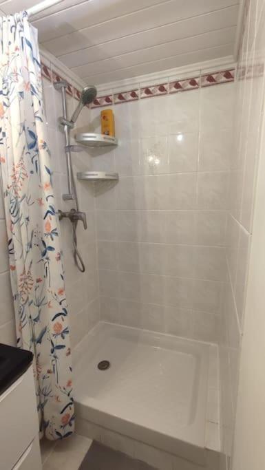 Appartement En Rez De Jardin Et Terrasse Ds Villa Hyères Kültér fotó